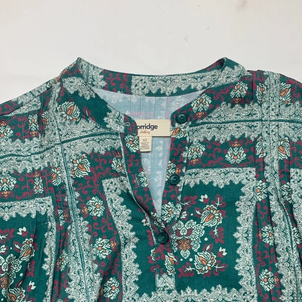 Porridge size XS Anthropologie Floral patterned long sleeve shirt blouse green